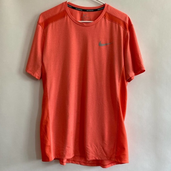 Nike Other - Men’s Nike dri-fit short sleeve size large